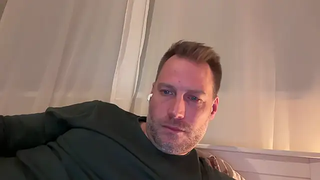 Christian87xxx online show from November 2025 09:13:02 PM