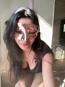 Snapshot of princess_rainaa chatting on February 2025 10:46:01 AM princess rainaa online show from February 2025 10:46:01 AM