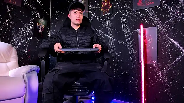 marcuscollins1  online show from March 2025 02:21:02 PM