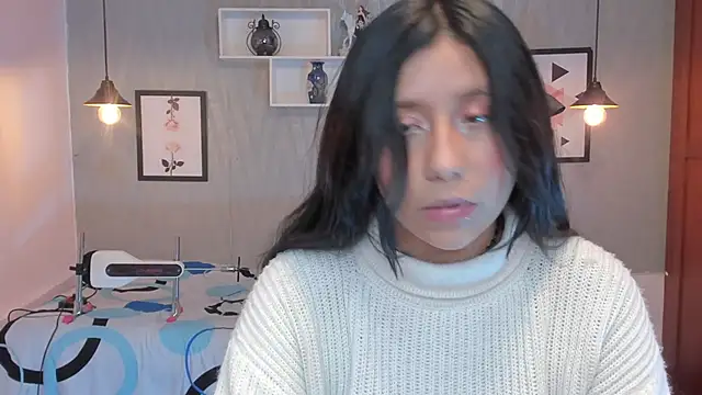 Nohemi louse online show from March 2025 10:38:02 PM