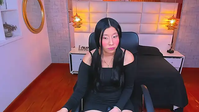 Nohemi louse online show from March 2026 06:58:01 PM