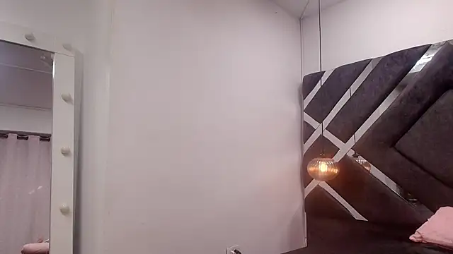 sara lopee1 online show from September 2025 11:59:01 AM