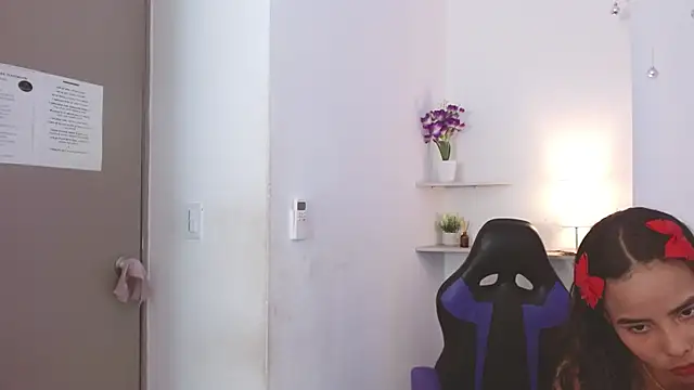 Roxy Stonee online show from March 2025 07:27:02 PM