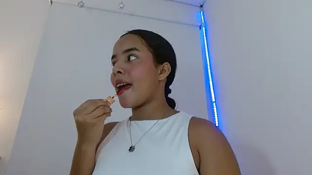 Roxy Stonee online show from September 2025 08:12:02 PM