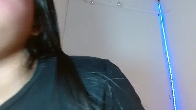 Roxy Stonee online show from October 2025 07:27:01 PM