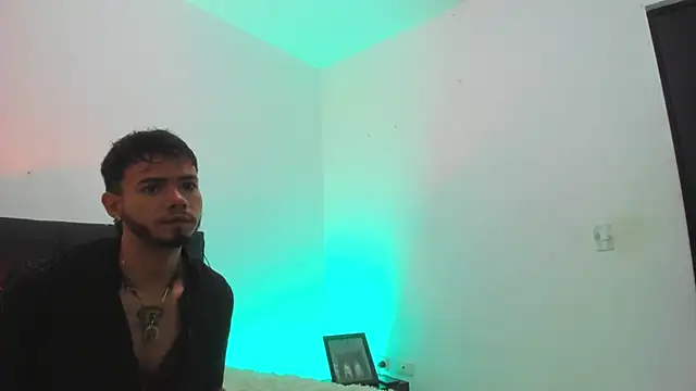 Niick01  online show from March 2025 02:56:01 PM