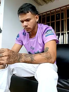 Niick01  online show from September 2025 05:28:01 PM