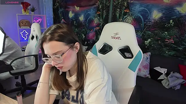 Snapshot of kaisajenner chatting on February 2025 08:08:02 PM kaisajenner online show from February 2025 08:08:02 PM