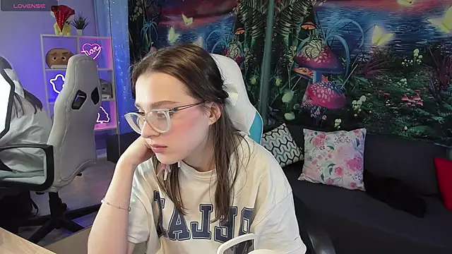 Snapshot of kaisajenner chatting on February 2025 01:52:02 AM kaisajenner online show from February 2025 01:52:02 AM