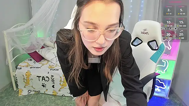 Snapshot of kaisajenner chatting on February 2025 07:05:02 PM kaisajenner online show from February 2025 07:05:02 PM