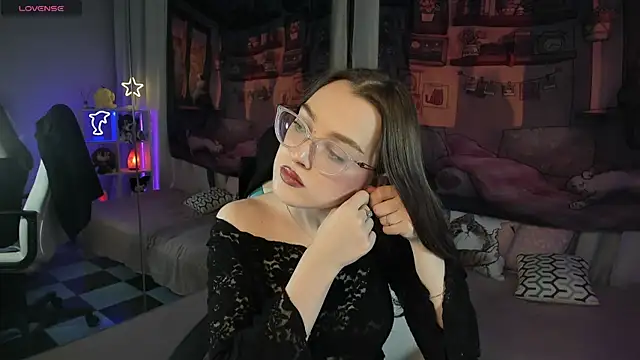 Snapshot of kaisajenner chatting on March 2025 03:48:02 PM kaisajenner online show from March 2025 03:48:02 PM