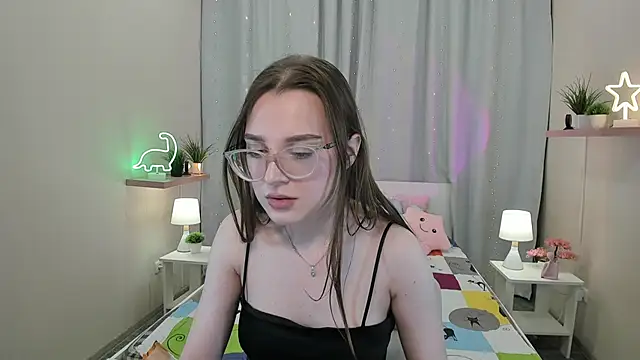 Snapshot of kaisajenner chatting on March 2025 11:25:01 PM kaisajenner online show from March 2025 11:25:01 PM