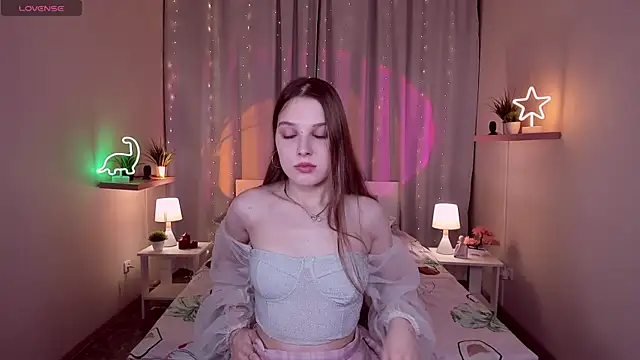 Snapshot of kaisajenner chatting on September 2025 07:14:02 PM kaisajenner online show from September 2025 07:14:02 PM