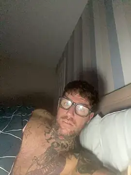 Jamesdeanmcqueen online show from November 2025 11:26:02 PM