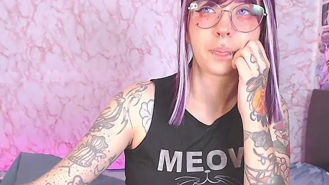 Snapshot of AriYokai chatting on April 2026 01:58:02 AM AriYokai online show from April 2026 01:58:02 AM