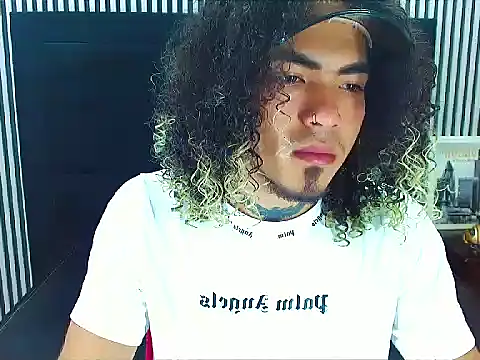 LihanJor 23 online show from October 2025 12:58:01 PM