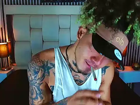 LihanJor 23 online show from December 2025 01:53:01 PM