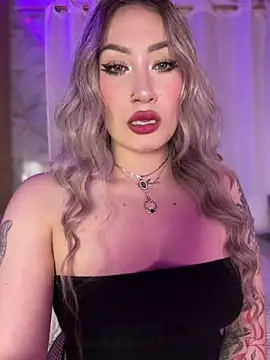 Snapshot of Lally_Valencia__ chatting on April 2026 04:19:01 AM Lally Valencia online show from April 2026 04:19:01 AM