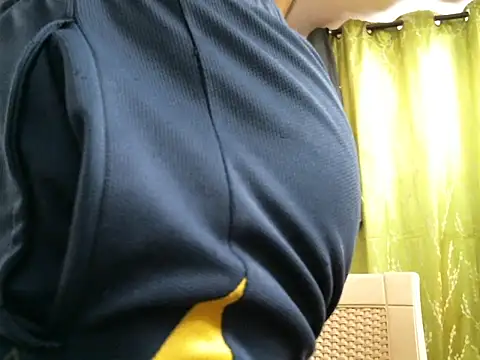 Snapshot of indianhairybull chatting on March 2025 04:30:02 AM indianhairybull online show from March 2025 04:30:02 AM