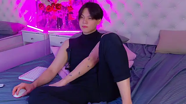 Snapshot of just_gay_ chatting on March 2025 08:11:01 PM just gay  online show from March 2025 08:11:01 PM