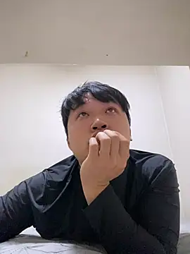 Snapshot of offwhite777 chatting on February 2025 08:46:01 AM offwhite777 online show from February 2025 08:46:01 AM