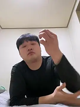 Snapshot of offwhite777 chatting on February 2025 02:48:02 PM offwhite777 online show from February 2025 02:48:02 PM