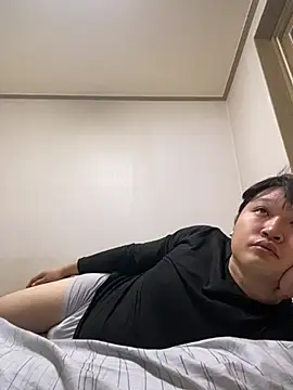 Snapshot of offwhite777 chatting on February 2025 01:33:02 PM offwhite777 online show from February 2025 01:33:02 PM