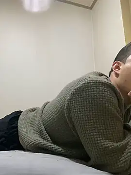 Snapshot of offwhite777 chatting on February 2025 07:00:02 AM offwhite777 online show from February 2025 07:00:02 AM