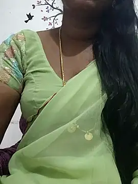 Snapshot of Tamil_Meera12 chatting on December 2025 06:42:02 AM Tamil Meera12 online show from December 2025 06:42:02 AM