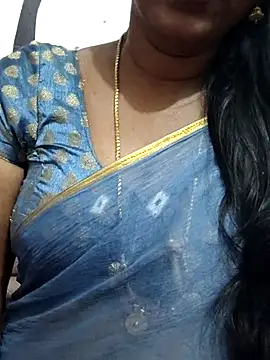 Snapshot of Tamil_Meera12 chatting on January 2026 04:44:01 PM Tamil Meera12 online show from January 2026 04:44:01 PM
