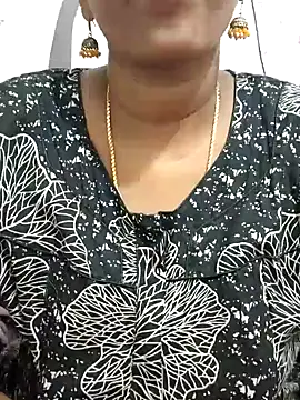 Snapshot of Tamil_Meera12 chatting on February 2026 03:11:01 AM Tamil Meera12 online show from February 2026 03:11:01 AM