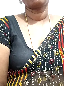 Snapshot of Tamil_Meera12 chatting on February 2026 05:31:01 PM Tamil Meera12 online show from February 2026 05:31:01 PM