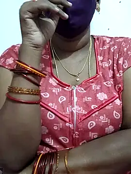 Snapshot of Tamil_Meera12 chatting on February 2026 03:13:02 AM Tamil Meera12 online show from February 2026 03:13:02 AM