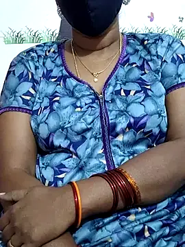 Snapshot of Tamil_Meera12 chatting on February 2026 03:40:02 AM Tamil Meera12 online show from February 2026 03:40:02 AM