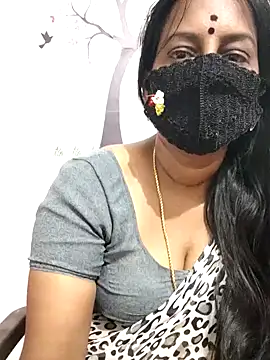 Snapshot of Tamil_Meera12 chatting on March 2026 03:00:02 AM Tamil Meera12 online show from March 2026 03:00:02 AM