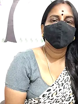 Snapshot of Tamil_Meera12 chatting on March 2026 04:56:02 PM Tamil Meera12 online show from March 2026 04:56:02 PM