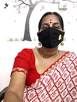 Snapshot of Tamil_Meera12 chatting on March 2026 05:34:01 AM Tamil Meera12 online show from March 2026 05:34:01 AM