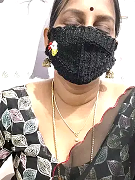 Snapshot of Tamil_Meera12 chatting on April 2026 04:48:01 PM Tamil Meera12 online show from April 2026 04:48:01 PM