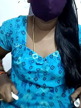 Snapshot of Tamil_Meera12 chatting on April 2026 03:28:01 AM Tamil Meera12 online show from April 2026 03:28:01 AM