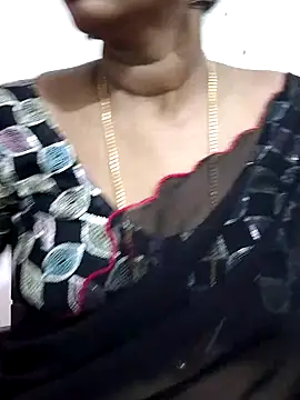 Snapshot of Tamil_Meera12 chatting on April 2026 03:44:02 AM Tamil Meera12 online show from April 2026 03:44:02 AM