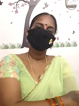 Snapshot of Tamil_Meera12 chatting on April 2026 03:23:01 AM Tamil Meera12 online show from April 2026 03:23:01 AM