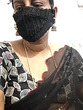Snapshot of Tamil_Meera12 chatting on May 2026 03:01:01 AM Tamil Meera12 online show from May 2026 03:01:01 AM