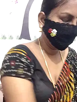 Snapshot of Tamil_Meera12 chatting on May 2026 06:32:03 AM Tamil Meera12 online show from May 2026 06:32:03 AM