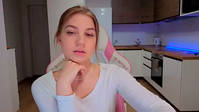 Snapshot of Enjoy_everymoment_ chatting on March 2026 04:54:01 PM Enjoy everymoment online show from March 2026 04:54:01 PM