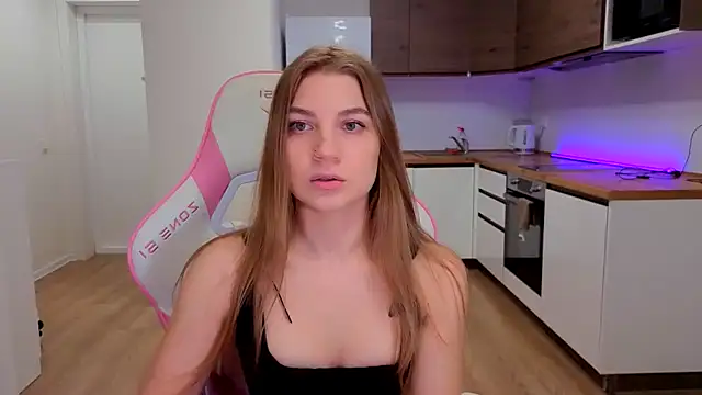 Snapshot of Enjoy_everymoment_ chatting on March 2026 07:18:02 PM Enjoy everymoment online show from March 2026 07:18:02 PM