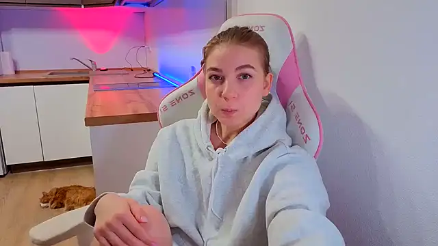 Snapshot of Enjoy_everymoment_ chatting on March 2026 07:07:02 PM Enjoy everymoment online show from March 2026 07:07:02 PM