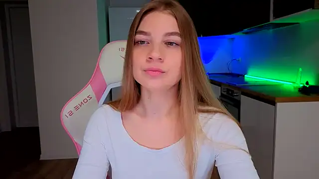 Snapshot of Enjoy_everymoment_ chatting on April 2026 08:50:01 PM Enjoy everymoment online show from April 2026 08:50:01 PM