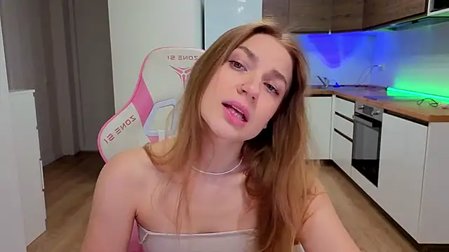 Snapshot of Enjoy_everymoment_ chatting on April 2026 03:50:02 AM Enjoy everymoment online show from April 2026 03:50:02 AM