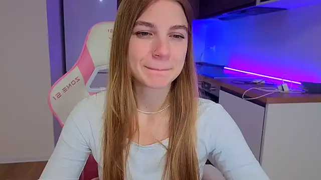 Snapshot of Enjoy_everymoment_ chatting on April 2026 07:26:01 PM Enjoy everymoment online show from April 2026 07:26:01 PM