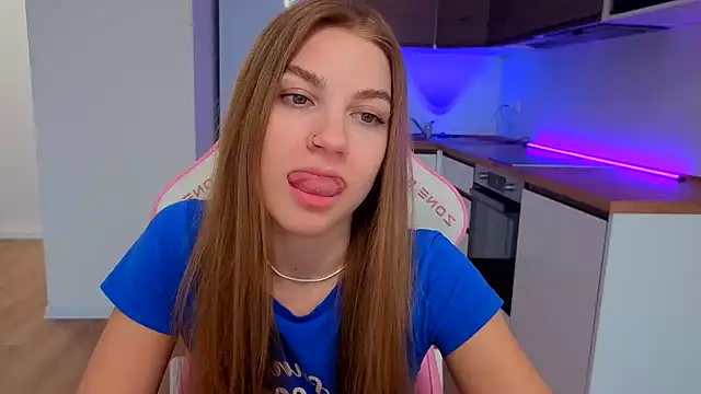 Snapshot of Enjoy_everymoment_ chatting on April 2026 01:57:02 PM Enjoy everymoment online show from April 2026 01:57:02 PM